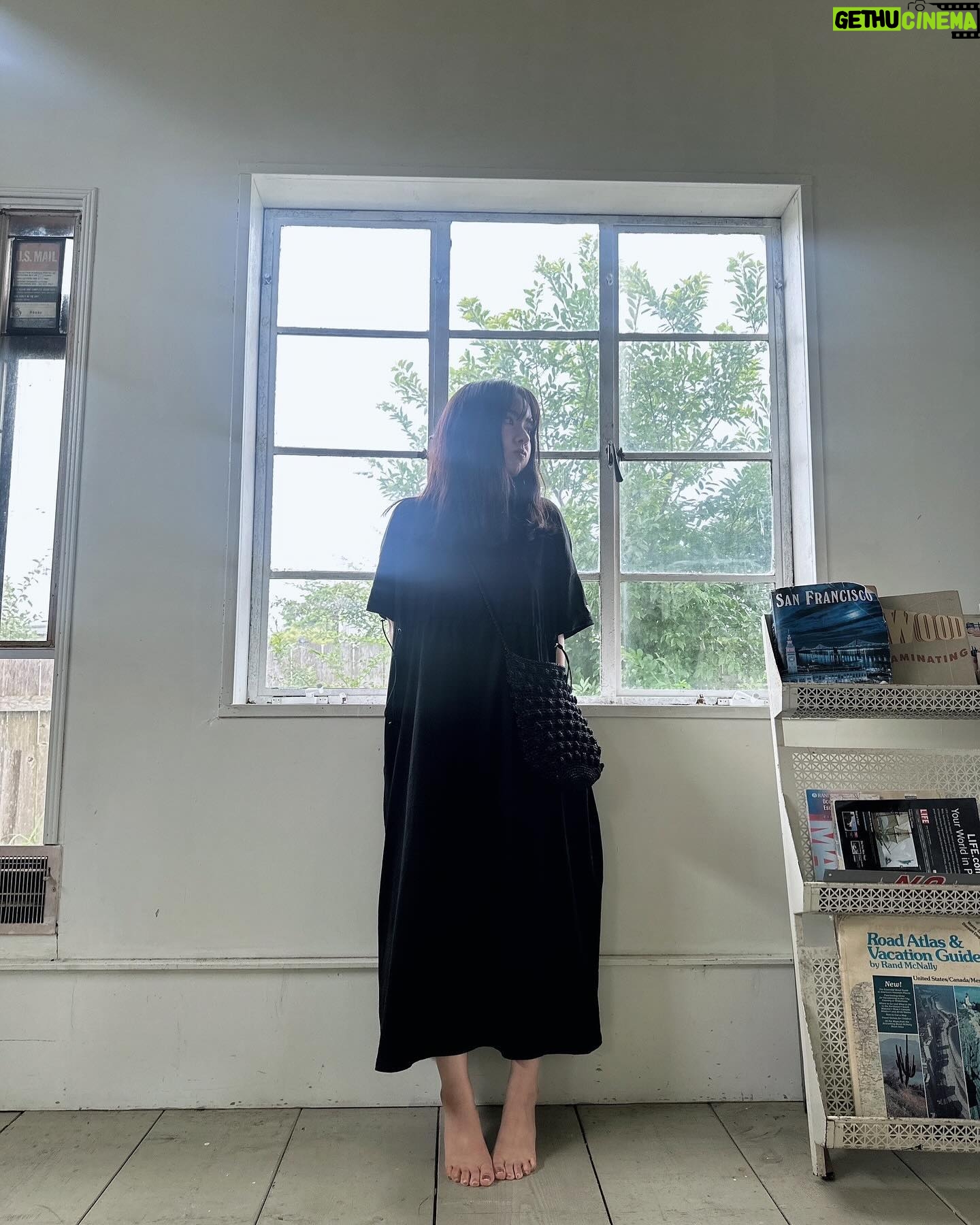Nana Yamada - 6.8K Likes - 久しぶりに写真撮ってもらった🙄
今日は早朝から移動して撮影でした📷
動きやすいこのワンピース重宝してます...🐕🤎
ワンピースも肩がけバッグも @freaksstore_official 👜
さっ、明日もがんばるよ〜〜☺️♡
明日はお知らせがありますっ📢