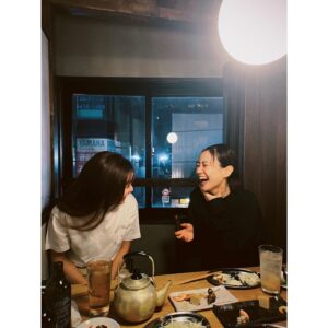 Nao Instagram - .
吉田知那美さんとはじめまして☺️
沢山笑ってあっという間の夜でした。
ユウスケさんありがとう！

photo by @yusuke_oishi_marcomonk