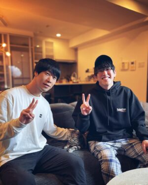 Naokiman Instagram - 仮想世界を創る佐藤航陽さんと対談しました〜！
宇宙、人類、意識、仏教、仮想世界と幅広く2時間も語っちゃいました！
YouTubeには30分verを投稿しましたが、サロンでは1時間半のフルバージョンが見れます！