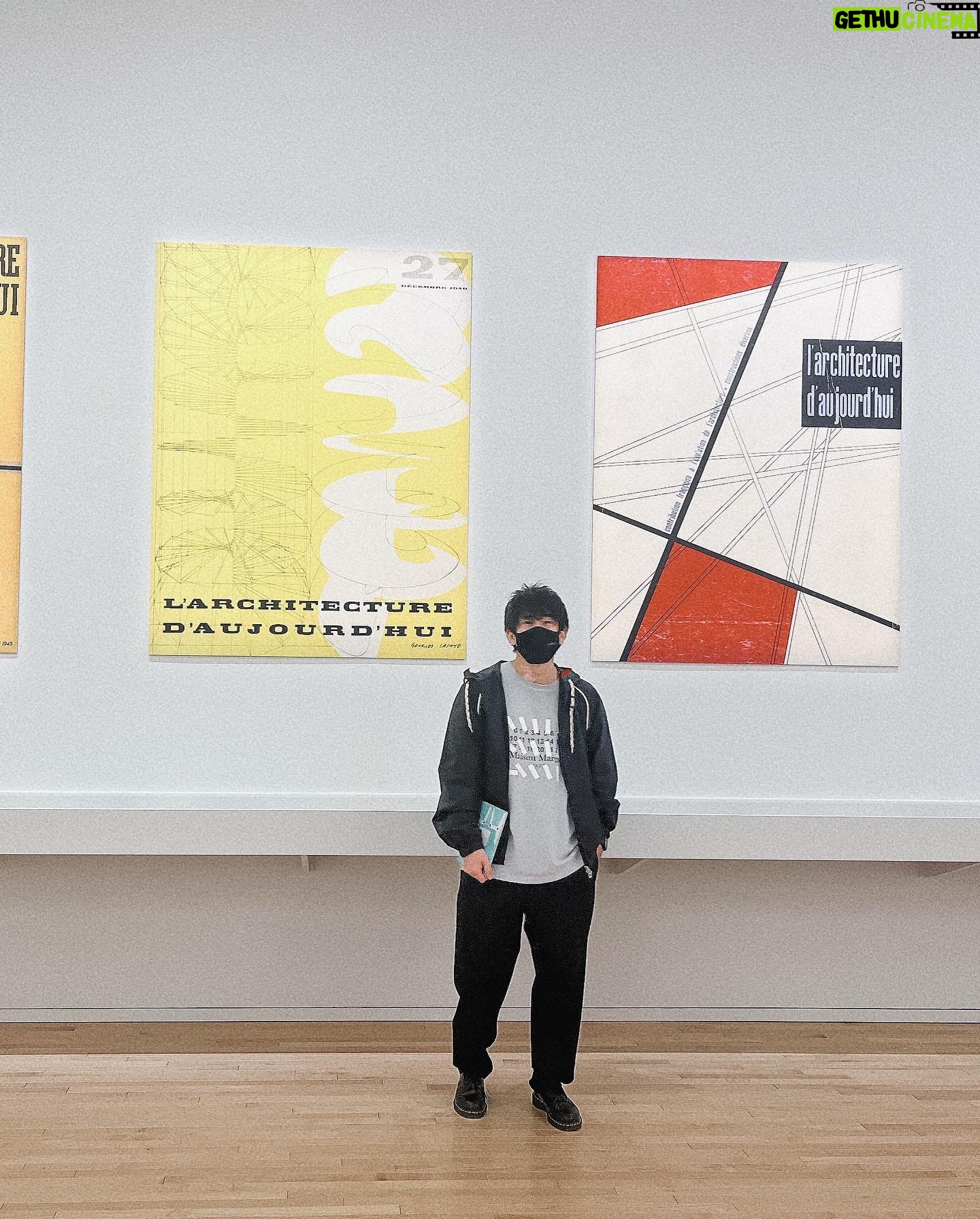 Naokiman - 5.6K Likes - ジャン・プルーヴェ展に行ってきました!
最近インテリアにハマってて色んな椅子見てます笑
赤いデジタルの部屋は宮島達男さんの作品で『それは変化し続ける、それはあらゆるものと関係を結ぶ、それは永遠に続く』という意味が込められているそうです…..カッコよかった