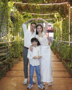 Napapa Tantrakul Instagram - ไปเชียร์นาฟ 🤣
มาถ่ายรูปครอบครัว ❤️
#นาฟสู้ๆ
@o.d.c.theofficial