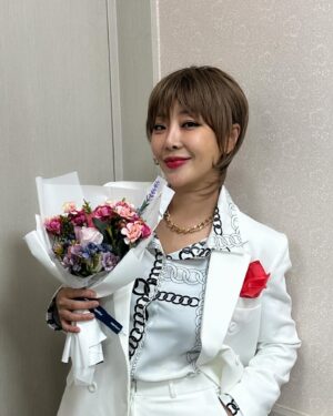 Narsha Instagram - 누가받을래?💍