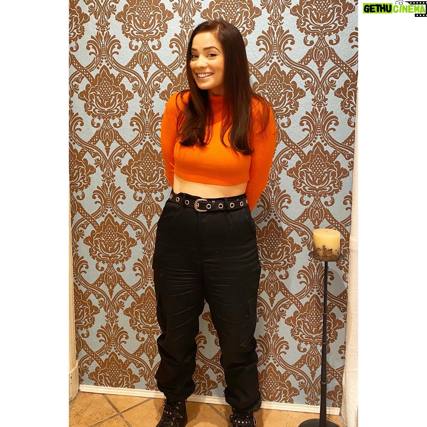 Nastassja Strobel - 7K Likes - An meine Haare lass ich nur Wasser und @mirjav87 ✨
Wie lange machst du jetzt schon meine Haare? Drei oder vier Jahre?
Egal.
Ich kann nie wieder irgendwen anderes dran lassen :)
Du bist die Beste 😘