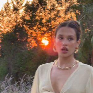 Natalia Azahara Instagram - Ibiza 🥚🍸💘🫂✨🍒🦋🌅🤓🐓!! :)