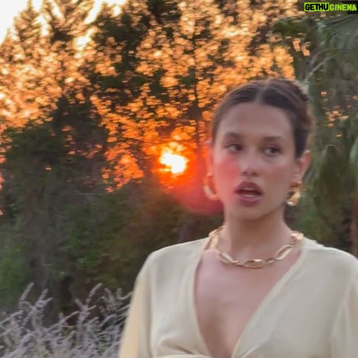 Natalia Azahara - 99.8K Likes - Ibiza 🥚🍸💘🫂✨🍒🦋🌅🤓🐓!! :)
