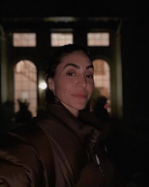 Natalia Cordova-Buckley Instagram - THE PORTRAIT 🎨🖌🩸🔪🫀

Last night at the Villa.
First day at the Villa.
First book found.
The hill that kills. 
Bloody endless Friday.
Creepy attic, the portrait’s lair. 
Roses everywhere.
Sounds of wrapping.
Ralph Waldo Emerson.
Last day, hours before the non fictional nightmare began.

Love every single one of these people.
Gladiators you all are!