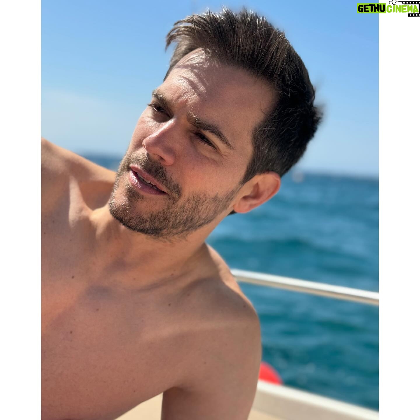 Natalia Sánchez - 50.9K Likes - Pequeño resumen de la suerte que tengo de poder pasar 48h en el paraíso, acumulando recuerdos con personas maravillosas que te alegran la vida y a las que me llevaría a una isla desierta…☝️(con el de la última foto estoy en negociaciones, y la cosa pinta bien…☝️😏).
¡Queda oficialmente inaugurado un trocito del cielo: @zelhotels !🩵 Mañana… ¡vuelta a la realidad con las pilas cargadas! #FelizDomingo