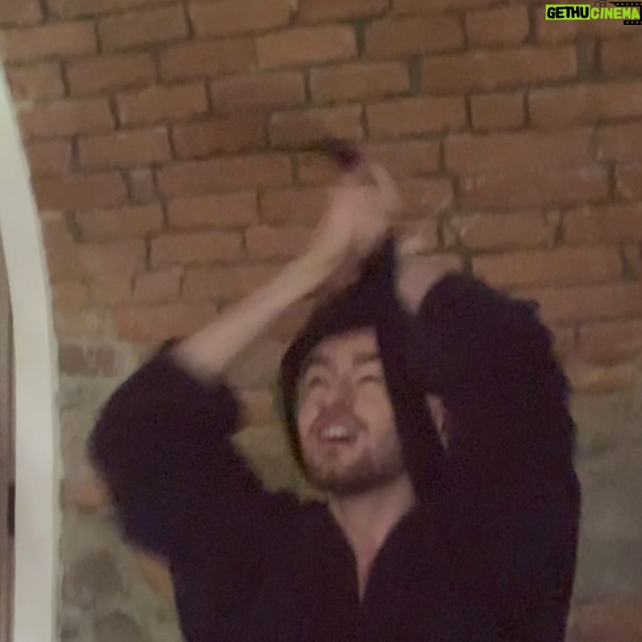 Natálie Grossová - 1.6K Likes - Střípky z natáčení klipu ŽIJ A NECH ŽÍT :D Najdete ho na YT a myslím, že to opravdu chcete vidět🫡
•
•
Photo by the best: @denisagrossova