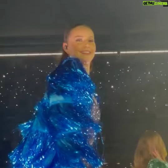 Natalie Peterson - 26.3K Likes - GELSENKIRCHEN! We didn’t know what to expect from these shows and you blew us away! Thank you for your energy, passion, and support 🇩🇪
Also featured: a very realistic day in the life. Sometimes days off look like laundry, drinks, and tik tok dances 😂
#gelsenkirchen #germany #erastourgelsenkirchen #erastourdancers #erastour #tourlife
