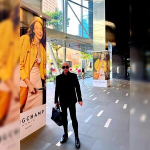 Nataniël Instagram - Hello, Singapore!
( @chanelofficial is calling from across the street)

#nataniël
#singapore
#design
#fashion
#couture
#art
#concerts
#music
#theatre
#sunglasses
#TheOculus
#NewZealand
#Australia
#southafricanevents
#Melbourne