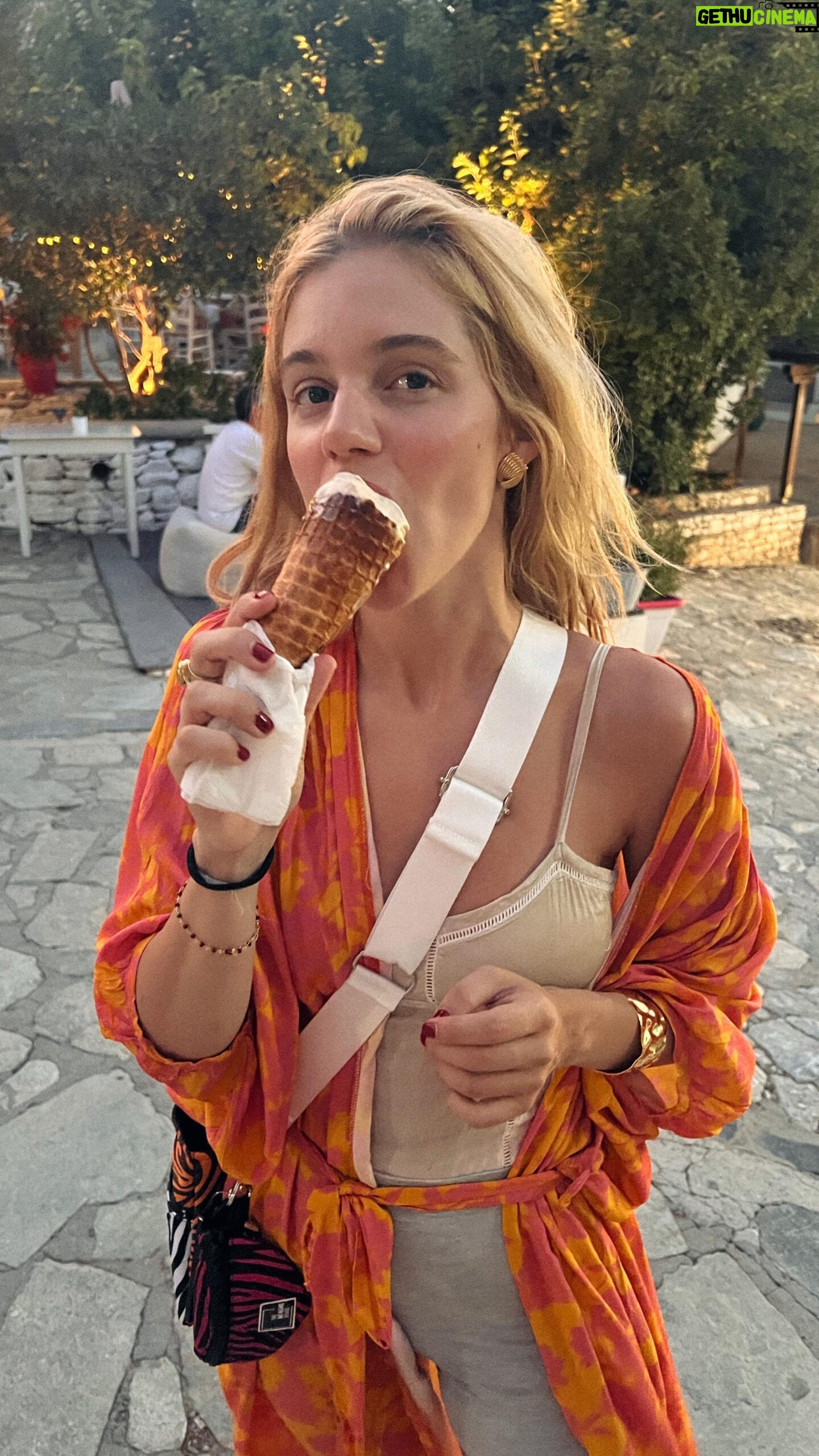 Natasa Exintaveloni - 7K Likes - āļø