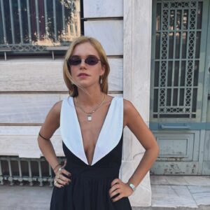 Natasa Exintaveloni Instagram - Το φόρεμα για να πάμε παντού.
🌊 @dearviolet___