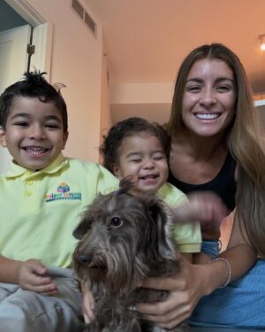 Natasha Domínguez Instagram - “Los hijos son de la mamá” y los perros, y la ropa, y las tareas  y todo😂❤️ Te das cuenta de todo lo que tienes? No te exijas tanto que tienes el mundo ganado✨ (no aplica en todos los casos, pero ellas saben a quien les hablo💕✨)

➡️Slide al 5🥹