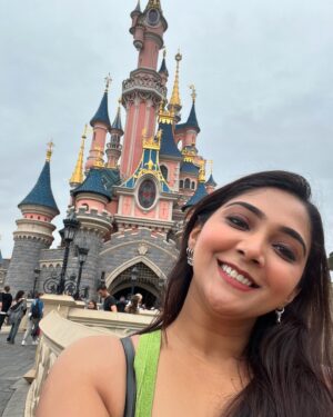 Natasha Doshi Instagram - Lost in the happiest, most magical place on Earth 💕