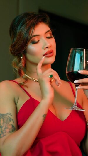 Natasha Majhi Instagram - Love like wine gets better with time 🍷❤️
.
.
.
🎥: @deepaknathgupta 
Edit : @kailashproductions 
💄: @mayurichavan_makeovers 
Outfit: @zara 
Bracelet : @guess 
Accessories : @zara 

#zara #zarawoman #somamajhiofficial #fashion #fashionstyle #instagram #likesforlike #instareels #viralreels #ootd #loveyourself #explore #reelitfeelit