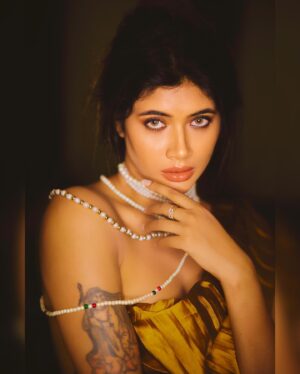 Natasha Majhi Instagram - There is a kind of beauty in imperfection 🤍
.
.
.
.
.
.
.
#somamajhiofficial #fashionphotography #vintage  #explore #portraitphotography #artpicture #likesforlike