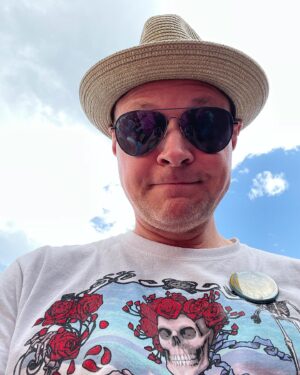 Nate Richert Instagram - One of my oldest and dearest friends gave me a miracle. A Dead show. Here are the photographable results. Sorry I cut you in half, @skiumah14 
@vegasgoody @alanag0509 @deadandcompany