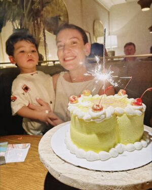 Nathalia Ramos Instagram - A few things sweeter than cake 🎂