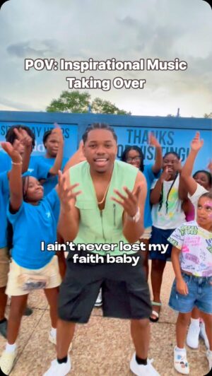 Nathan Davis Jr. Instagram - Live from Seaworld 🐬🌊
@seaworldorlando 
#seaworld #universalorlando #universalstudios #mensbraids #braidstyles #mentalhealthawareness #suicideprevention #miamiflorida