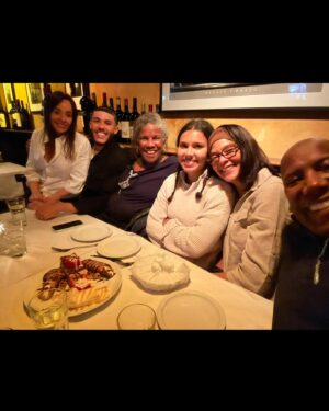 Nathan East Instagram - Happy Birthday, Anita!🎂🙏🏽🥳✨💝🎉🎈🎁💖👑

From the moment I first laid eyes on you on campus at UC San Diego, I knew you were “Miss Right.”😍Today, and every day, I celebrate you and feel incredibly grateful to have you as my best friend, soulmate, partner in life, and the amazing mother of our children. We are blessed beyond belief!!🙏🏽

Here’s to another beautiful trip around the sun, my love!💫☀️