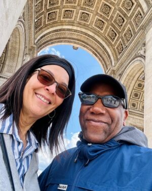 Nathan East Instagram - Happy Birthday, Anita!🎂🙏🏽🥳✨💝🎉🎈🎁💖👑

From the moment I first laid eyes on you on campus at UC San Diego, I knew you were “Miss Right.”😍Today, and every day, I celebrate you and feel incredibly grateful to have you as my best friend, soulmate, partner in life, and the amazing mother of our children. We are blessed beyond belief!!🙏🏽

Here’s to another beautiful trip around the sun, my love!💫☀️