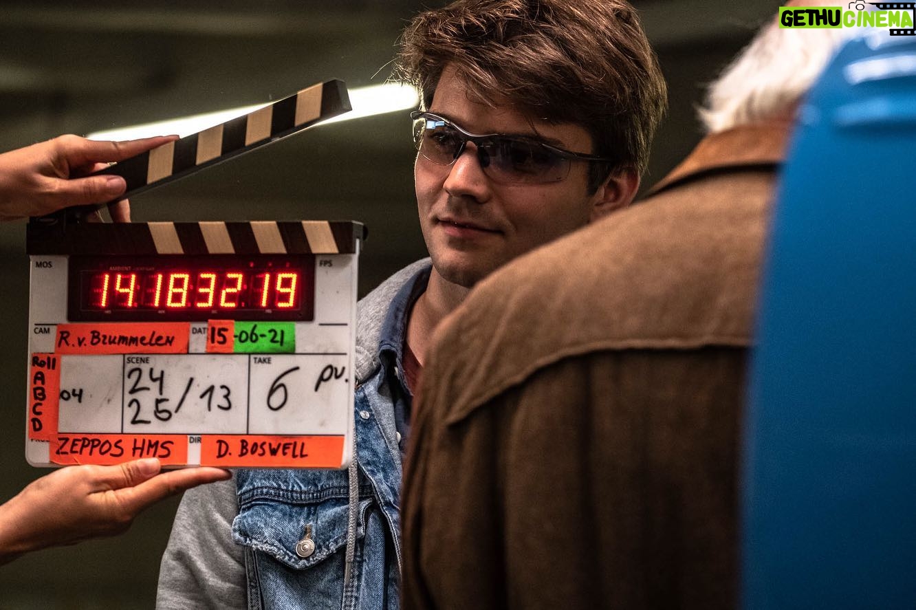 Nathan Naenen - 17K Likes - Itās a wrap voor @zepposdefilm!
Merci aan heel de crew en mede-cast om dit pittig avontuur onvergetelijk te maken. You were amazing! Onwaarschijnlijk benieuwd naar het eindresultaat! ā¤ļø
Benji out āļø
š· (1,3,4 & 6) by @nyklyn