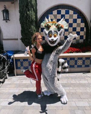 Nathanya Sion Instagram - 1- moi trop contente qui découvre le monde de mario 🥹 @unistudios 
2 & 3 - bah c’est la même ..
4- dans le monde des minions 🥹🥹🥹
5- je parle même pas avec vous si vous avez pas la réf 
6 & 7 - avec un pote 🔥 ( je sais pas comment il s’appel a vrai dire )
8- littéralement moi quand j’aime pas ce que tu me racontes 
9- le meilleur pour la fin ma bestie 🤌🏻❤️‍🔥