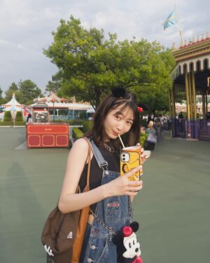 Natsumi Okamoto Instagram - 夏ディズニー！！！あついけど！だいすき！
休憩ばっかりだけど！！！さいこう！！🎠♥️