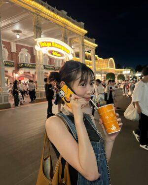 Natsumi Okamoto Instagram - 夏ディズニー！！！あついけど！だいすき！
休憩ばっかりだけど！！！さいこう！！🎠♥️