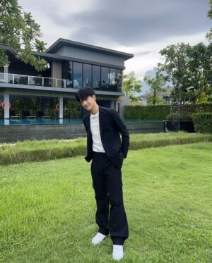 Nattapat Nimjirawat Instagram - 🕴️