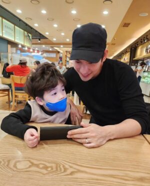 Nattapol Diloknawarit Instagram - It’s been an honour to watch you grow up – and I’m so proud of the person you’ve become. You’re so unique – and I feel fortunate that I get to be part of your life.

Happy Birthday Juwon-na🎂❣️