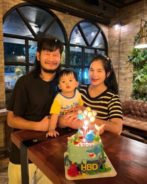 Natthawut Saenyabut Instagram - HBD Chalamnoy 1 year 🎂🤍🦈