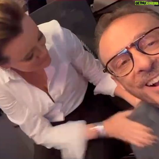Natuza Nery - 30.1K Likes - A gente perde a amiga, mas não perde a piada. 🤣 Olha a quantidade de sapato da mulher! kkk #IssoAGloboNewsNãoMostra Quinta-feira é dia de #CentralGloboNews e já tô por aqui, com @natuzanery e cia. É às 23h.