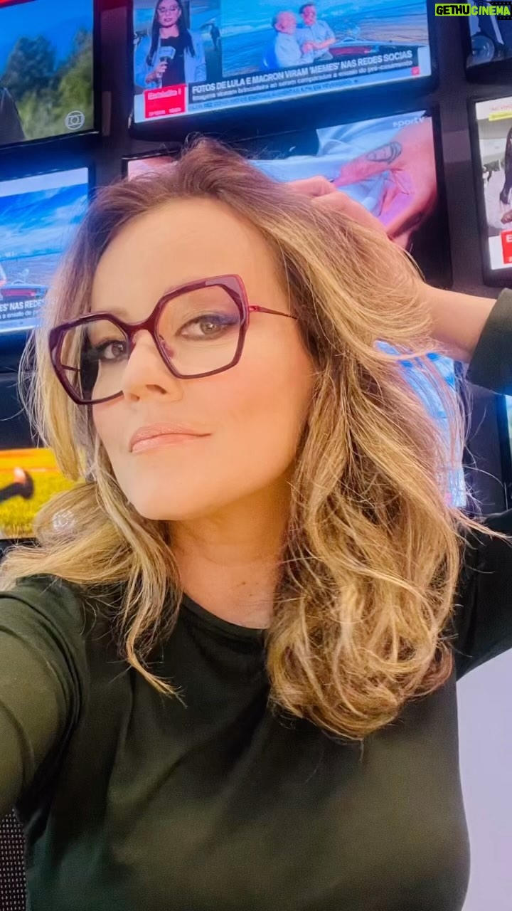 Natuza Nery - 7.6K Likes - 👓 #paralamas