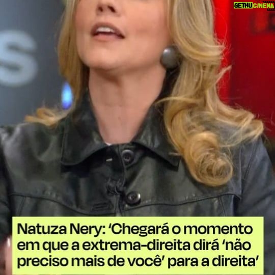 Natuza Nery - 27.6K Likes - TERMÔMETRO POLÍTICO – A palavra “polarização”, que começou a ficar mais popular em 2018, chegou e ficou quando o assunto é eleição. Em outubro tem disputa municipal, e é também neste momento que políticos medem a influência política, o “capital de votos”, já de olho em 2026.
A produção do #Edição18 levantou dados para enxergar melhor as rachaduras no Brasil, porque o país segue rachado entre apoiadores do presidente Lula e do ex-presidente Jair Bolsonaro. E @natuzanery analisou.
“A polarização sempre foi uma realidade brasileira nas eleições. Nacionalmente, quem polarizava antes de Lula e Bolsonaro? PT e PSDB. Nunca houve espaço para alguém que não fosse petista e tucano”, disse Natuza Nery, e @cesartralli emendou: “Talvez agora a gente tenha mais radicalismo, extremismo.” Natuza, então, desenvolveu o assunto.
💬 “Exatamente. Botam na conta da polarização, mas a polarização radicalizada. Há uma diferença do que acontecia até 2018, na eleição nacional, e o que passou a acontecer depois. E essa polarização só é quebrada se houver um isolamento daquilo que é extremo, (...) e no caso do Brasil é a extrema-direita, que se vale da direita para se consolidar.
“A extrema-direita no Congresso Nacional se utiliza do centrão, que é a direita brasileira, para conseguir espaços de poder, mesmo não estando mais na Presidência da República. Então, a direita é a grande linha auxiliar da extrema-direita.
“O que a direita talvez não perceba é que ela vai ser engolida pela extrema-direita, porque enquanto a extrema-direita não tem o número de prefeituras como é o caso do partido do ex-presidentes, que agora vai ganhar muito mais prefeituras, ela vai se valendo da direita. Depois, quando a extrema-direita tiver tudo o que quer, ela abre mão, e a direita murcha.
“Sabe o que aconteceu com um partido de centro como era o PSDB? Murchou e minguou. E deve acontecer a mesma coisa com a direita no Brasil, porque a extrema-direita não admite um espaço que não seja exclusivamente dela. (...) Chegará o momento em que a extrema-direita dirá ‘não preciso mais de você’.”
➡ Acompanhe as atualizações na #globonews #jornalismo #notícias