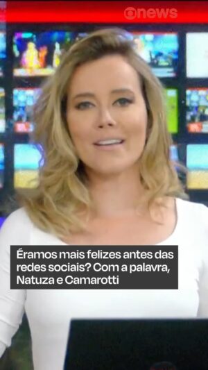 Natuza Nery Instagram - “ÉRAMOS MAIS FELIZES?” — Nesta quarta-feira (17), o ministro do STF Alexandre de Moraes voltou a defender a regulamentação das redes sociais, e afirmou que antes do surgimento delas, “éramos felizes e não sabíamos”. No #Edição18,@natuzanery levantou o debate com @camarottigerson.

“Eu tinha mais tempo para fazer outras coisas. Para ligar para as pessoas, porque hoje mando só uma mensagem. Tinha mais tempo para ler, porque não ficava tão presa nas redes sociais. E não tinha fake news martelando na cuca da democracia. Então, sim, eu era mais feliz e não sabia”, disse Natuza.

“Por mim, ficaria no mundo analógico numa boa”, brincou Camarotti, que acha que hoje em dia é difícil manter o foco, com tantos estímulos. 

➡ Acompanhe as atualizações na #GloboNews #redessociais #felicidade #natuzanery #camarotti