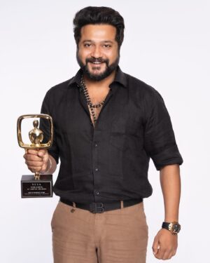 Naveen Chandra Instagram - Stone Bench is super happy for #Ammu as it has won many awards, making our production house proud for bringing this film to life.

#Ammu tells the story of a woman who believed her marriage would be a fairy tale, only to face a harsh reality of abuse and manipulation. This powerful narrative not only captivated audiences but also led to well-deserved awards for its cast. 

AISHWARYA LEKSHMI won Best Actor - Female - Original Film (Regional) for #Ammu, thanks to her portrayal of Ammu’s emotional depth and strength.

NAVEEN CHANDRA received the award for Best Actor - Male - Original Film (Regional) for #Ammu, with his compelling performance as Ammu’s abusive husband, Ravi, making a significant impact.

SIMHA was honored with Best Supporting Actor - Male - Original Film (Regional) for #Ammu, recognizing his exceptional contribution to the film’s narrative.

The film’s critical acclaim and these awards underscore the exceptional talent and hard work of its cast.

Thank you NEXA @siimawards and @primevideoin. 

@aishu__ @charukeshsekar @naveenchandra212 @anjali_ameer_ @actorsimha @apoorva_shaligram
@radha_sridhar @padmavathimalladi14
@sridhar.siddu123 #Harisudhan