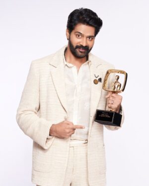 Naveen Chandra Instagram - Announcing the winner of NEXA Streaming Academy Awards Best Actor, Web Original Film Male Regional for #Ammu.

@naveenchandra212 

#NEXAStreamingAcademyAwards #NEXA #NEXAExperience #CreateInspire #StreamingAwards #SAA