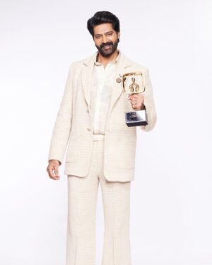 Naveen Chandra Instagram - Announcing the winner of NEXA Streaming Academy Awards Best Actor, Web Original Film Male Regional for #Ammu.

@naveenchandra212 

#NEXAStreamingAcademyAwards #NEXA #NEXAExperience #CreateInspire #StreamingAwards #SAA