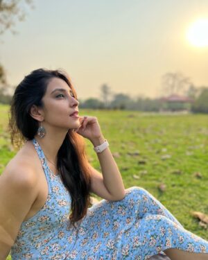 Navneet Kaur Dhillon Instagram - Chasing dreams with open eyes and an unstoppable heart. ✨💭 
.
.
.
.
.
.
.
.
.
#DreamBig #StayInspired #Goals #NeverSettle #Ambition #Motivation #KeepGoing #BelieveInYourself