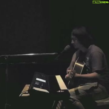 Nawapol Thamrongrattanarit - 2.9K Likes - เพลง 'เก็บผ้า' ไม่ได้มีในแผ่นไวนิล ost. 36 นะครับ แต่อ๊อฟ วุฒิพงศ์ คนทำซาวด์แทร็กเรื่องนี้ เคยเล่นเพลงนี้เล่นๆเอาไว้ในงานฉายที่สมาคมฝรั่งเศสในปี 2012 , ผมบันทึกเอาไว้ เลยเอามาฝากกันนะ / ส่วนเพลงเก็บผ้า สามารถหาฟังได้ในอัลบั้มของ yellow fang นะครับ
แผ่นไวนิล ost.36 สามารถสั่งซื้อได้แล้วนะครับ ดูรายละเอียดที่โพสท์ก่อนหน้าได้เลย