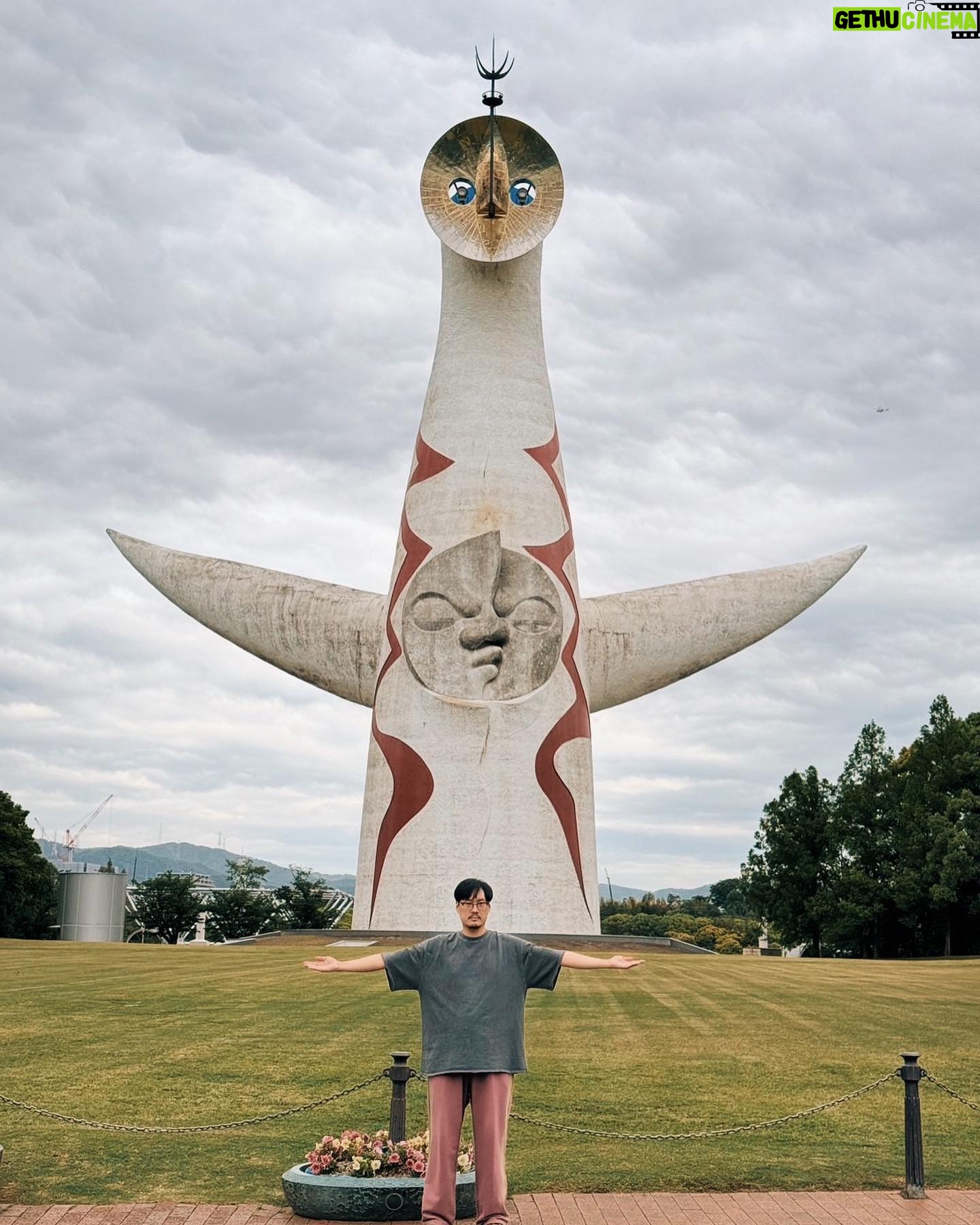 Nawapol Thamrongrattanarit - 1.3K Likes - the angry sun .
tower of the sun , osaka
#osaka