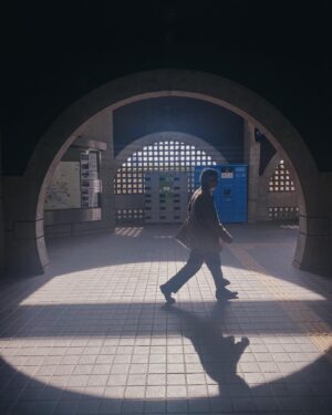 Nawapol Thamrongrattanarit Instagram - today visit Keihan Uji station , Uji / Kyoto — suppeeerrrr beautifullllll. so impressive. it’s sci-fi concrete train station in the small town. Hiroyuki Wakabashi is the architect. Don’t know why his information is really little. #uji #kyoto