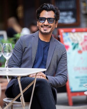 Nawazuddin Siddiqui Instagram - हकीकत जानोगे तो सब पराए हो जायेंगे ,
भ्रम में रहो कि सब अपने हैं .