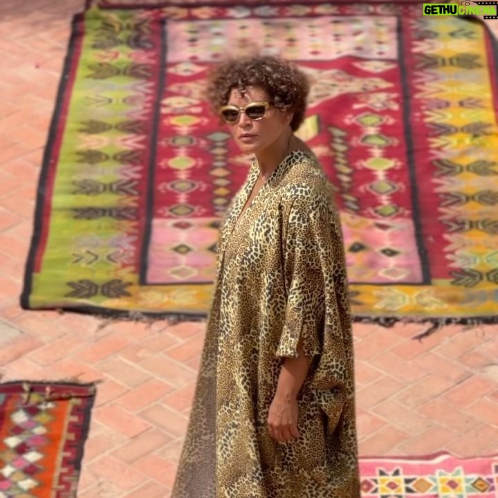 Nawell Madani - 29.2K Likes - @erebya voyage entre la Tunisie, le Maroc et L’Algérie 🌞
#NewCollection
Cc @ksar_fawara