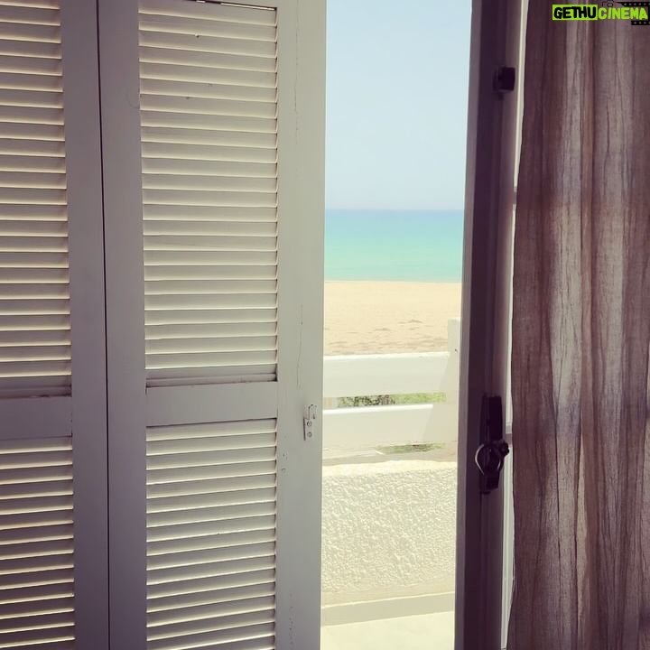 Nawell Madani - 29.2K Likes - @erebya voyage entre la Tunisie, le Maroc et L’Algérie 🌞
#NewCollection
Cc @ksar_fawara