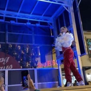 Nayah Damasen Instagram - My Christmas performances from @citadel_outlets & @outletssc ❤️ thank you so much for having me!! 

CHECK OUT my cover of “Last Christmas” on all streaming platforms!!😘

@saydizzle my beautiful choreographer, thank you for caring about this show just as much as I did and putting your all into each performance. Also for doing my hair and makeup for San Clemente ;)
HMU for Citadel: @karissa_symmons 
Photographer: @photosbykathlyn 
Stylist: @thisisme_ladyd