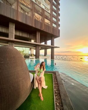 Nayamat Handa Instagram - Tropic like it’s hot 🥵 

#hiltonpattaya #igers #igersindia #instagram #instagood #instadaily #explore #explorepage #exploremore #goviral #trending #explorar #fashion #style #blogger #influencer #artist #fashionista #fashionstyle #fashionblogger #stylefashion #styleblogger #styleinspo #styleinspiration #thailand #swimsuit #lifestyleblogger #luxurylifestyle #sunset_pics #sunset