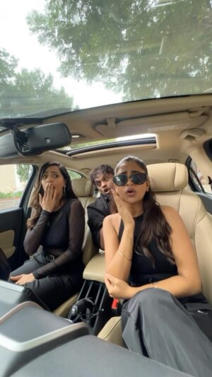 Nayani Pavani Instagram - Kaathu mella 😎
So much fun making this 😂