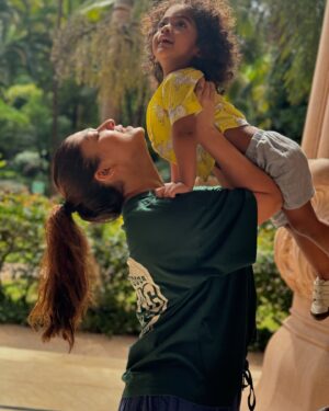 Nayanthara Instagram - A few hours of love before I leave for work 😇😇❤️❤️🧿🧿